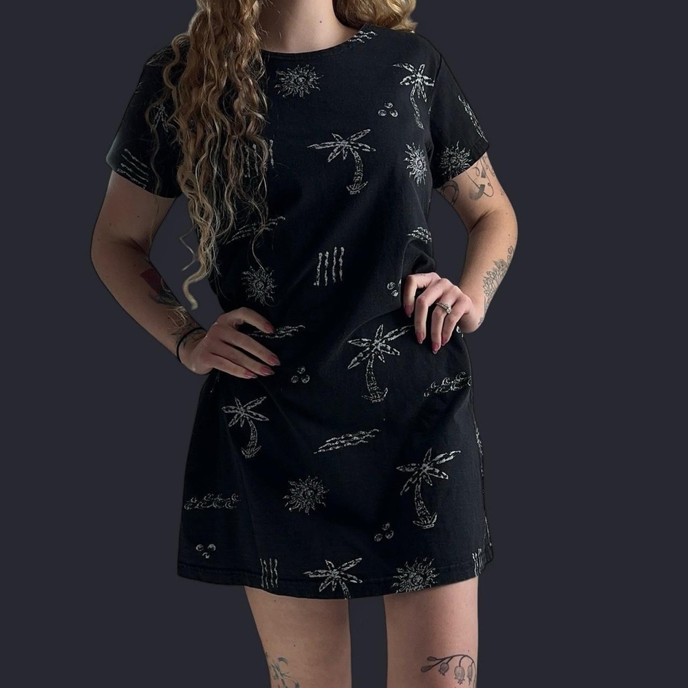 vintage 90s grunge coastal beachy shift style t-shirt dress